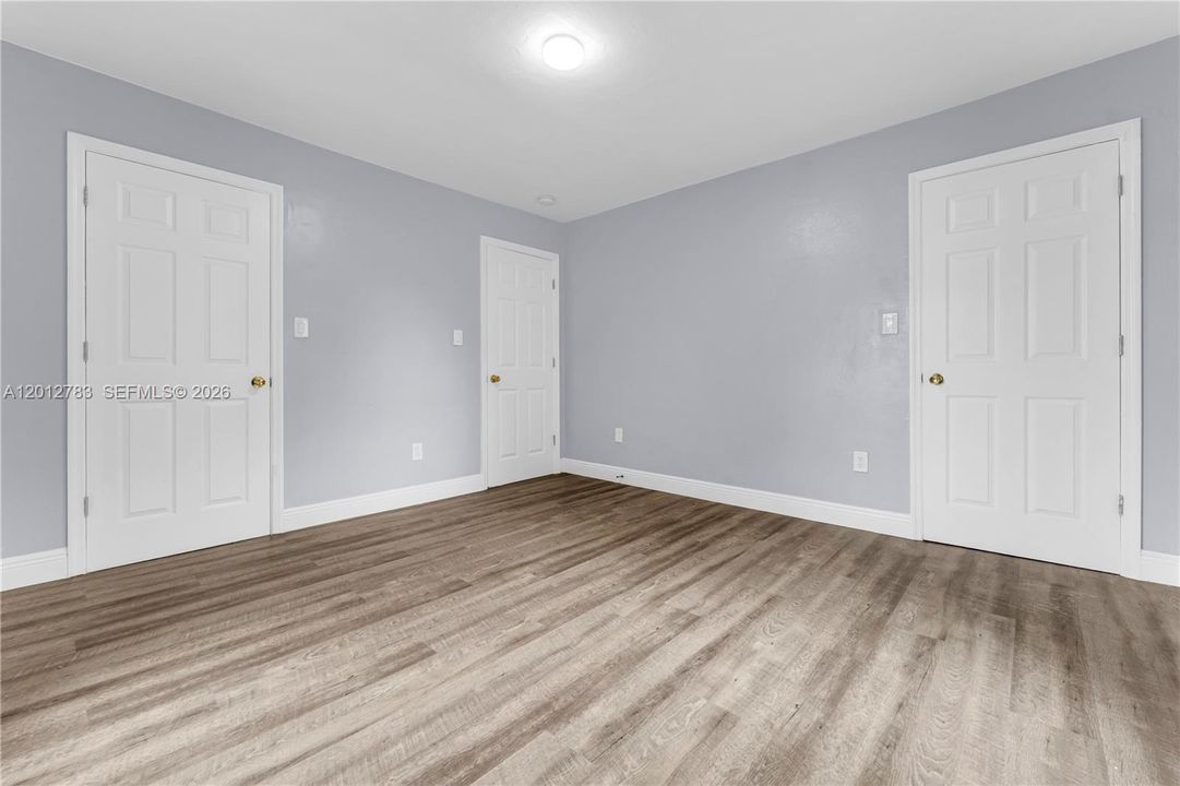 For Sale: $449,000 (2 beds, 1 baths, 1064 Square Feet)