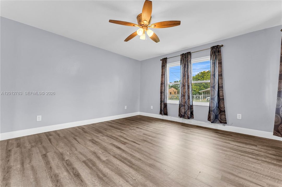 For Sale: $449,000 (2 beds, 1 baths, 1064 Square Feet)
