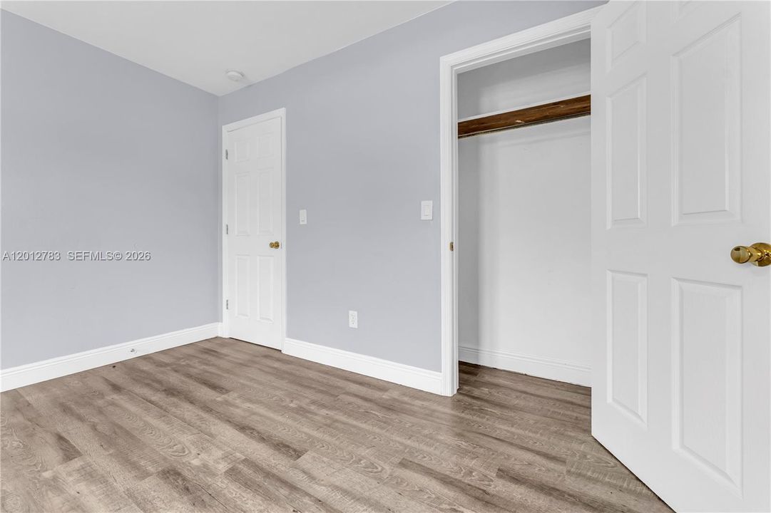 For Sale: $449,000 (2 beds, 1 baths, 1064 Square Feet)