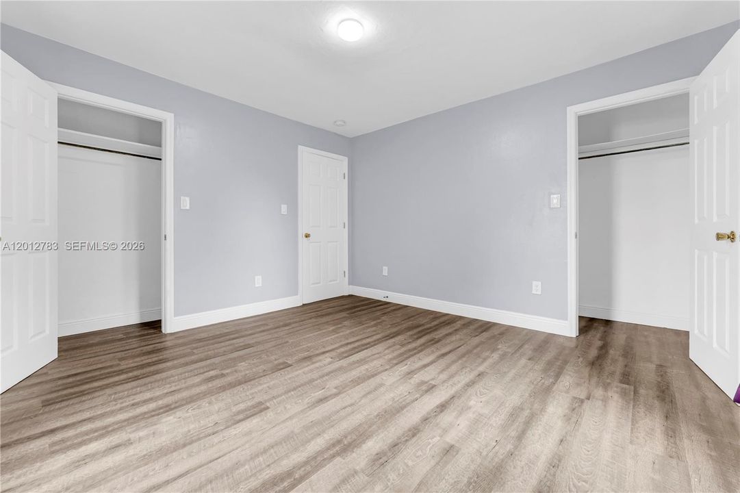 For Sale: $449,000 (2 beds, 1 baths, 1064 Square Feet)