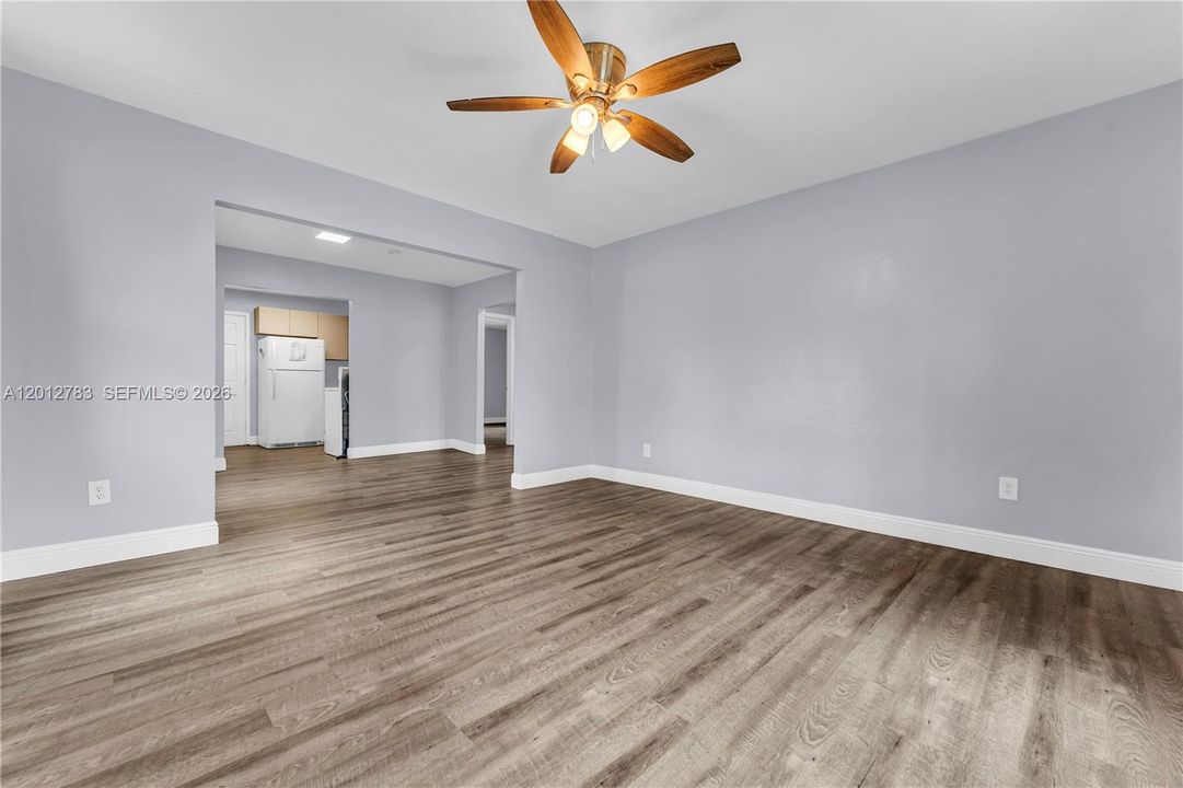 For Sale: $449,000 (2 beds, 1 baths, 1064 Square Feet)