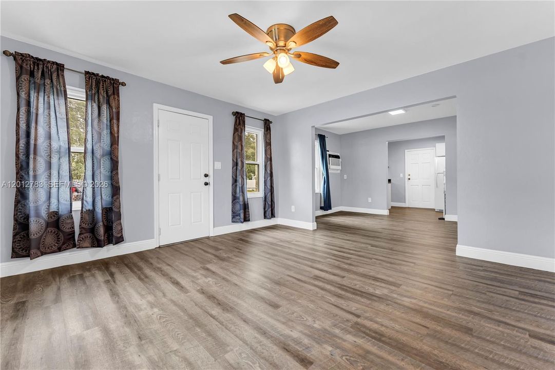 For Sale: $449,000 (2 beds, 1 baths, 1064 Square Feet)