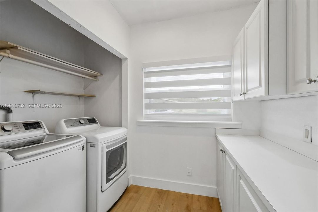 Active With Contract: $650,000 (3 beds, 2 baths, 1732 Square Feet)