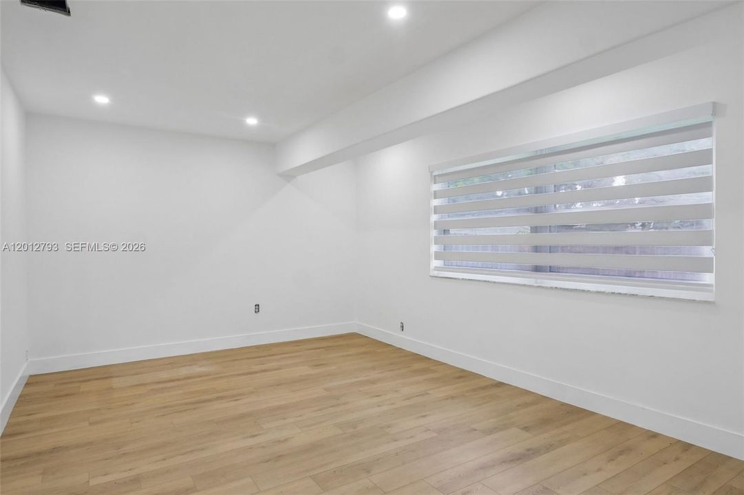 Active With Contract: $650,000 (3 beds, 2 baths, 1732 Square Feet)