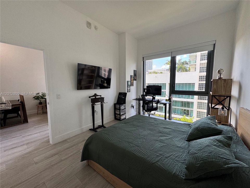 For Sale: $420,000 (1 beds, 1 baths, 607 Square Feet)