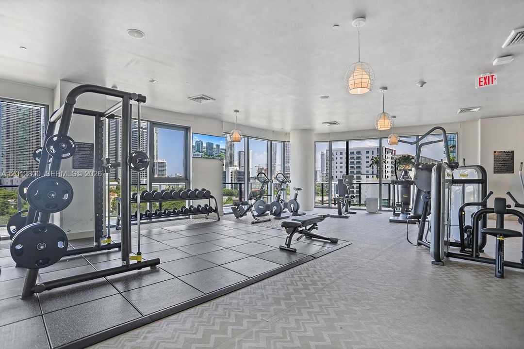 For Sale: $420,000 (1 beds, 1 baths, 607 Square Feet)
