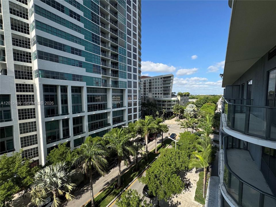 For Sale: $420,000 (1 beds, 1 baths, 607 Square Feet)