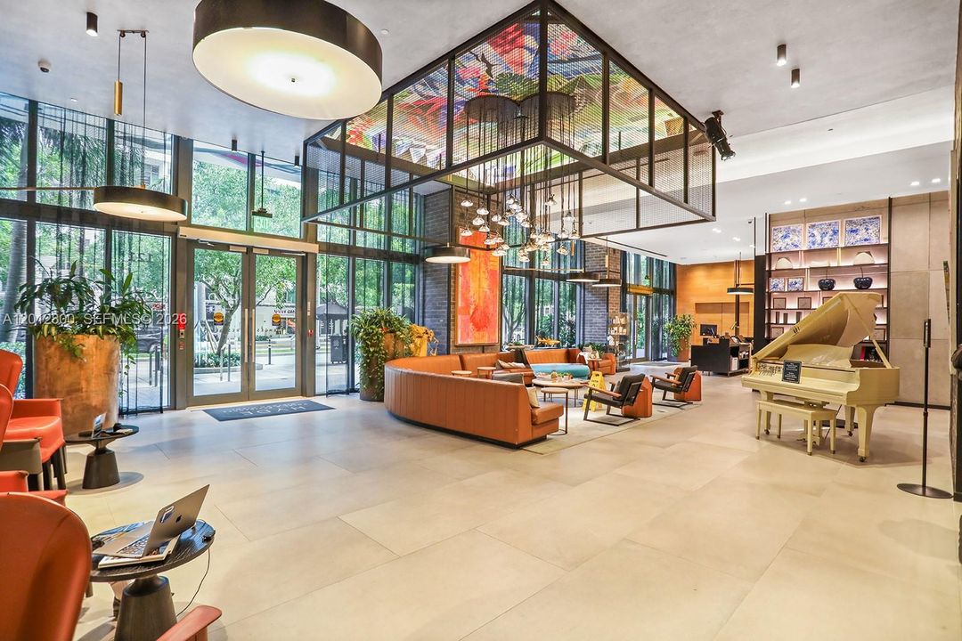 For Sale: $420,000 (1 beds, 1 baths, 607 Square Feet)