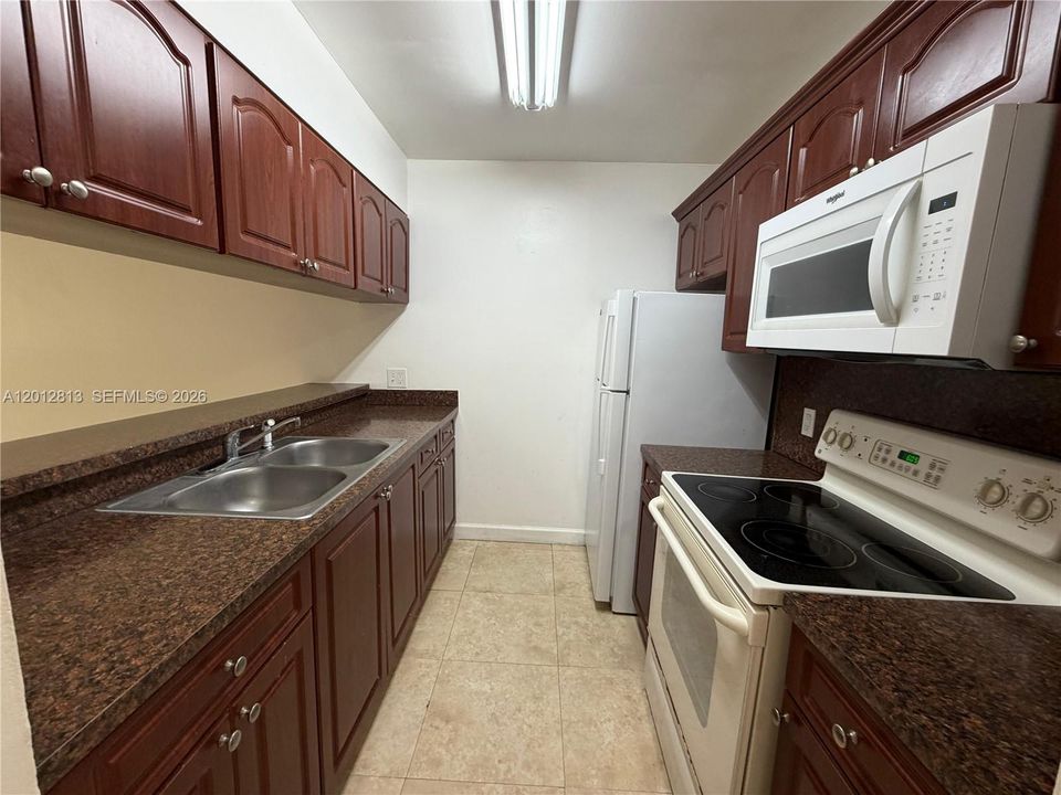 Activo con contrato: $1,950 (1 camas, 1 baños, 710 Pies cuadrados)
