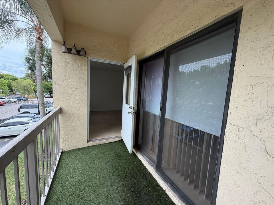 Activo con contrato: $1,950 (1 camas, 1 baños, 710 Pies cuadrados)