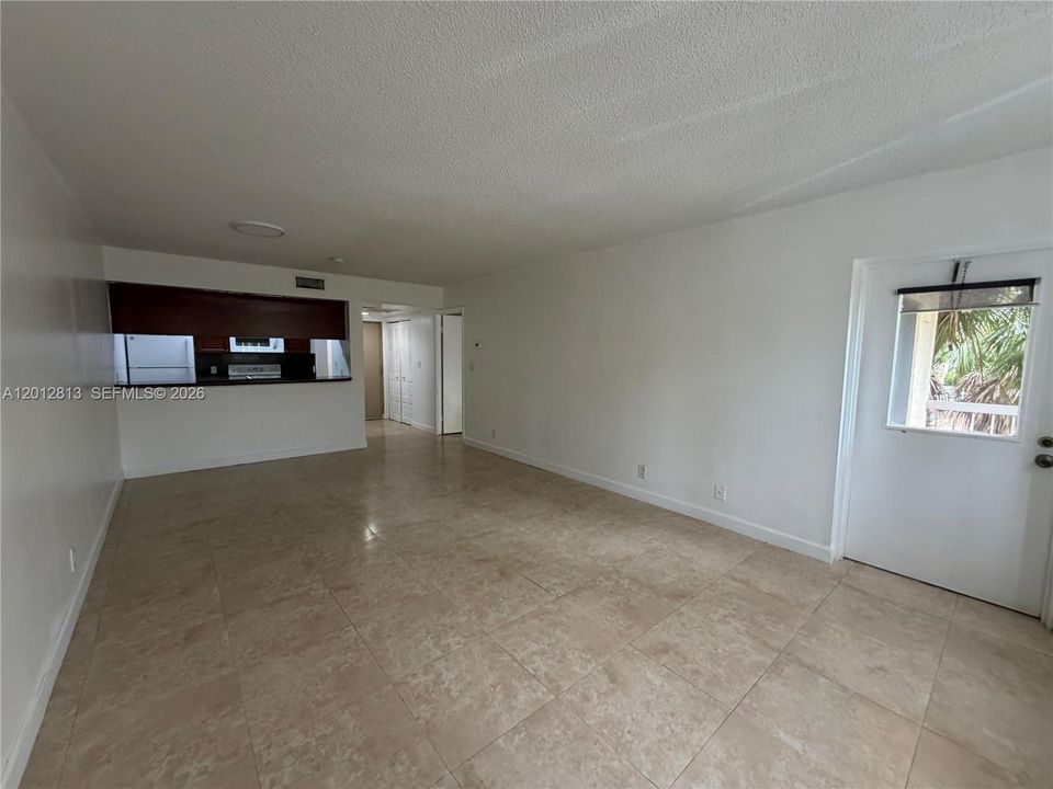 Activo con contrato: $1,950 (1 camas, 1 baños, 710 Pies cuadrados)