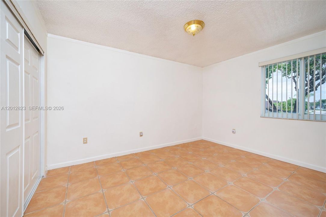 For Sale: $650,000 (4 beds, 3 baths, 1962 Square Feet)