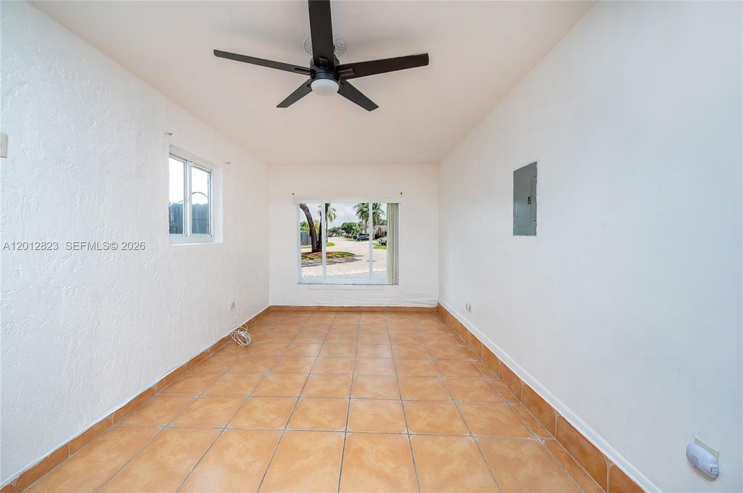 For Sale: $650,000 (4 beds, 3 baths, 1962 Square Feet)