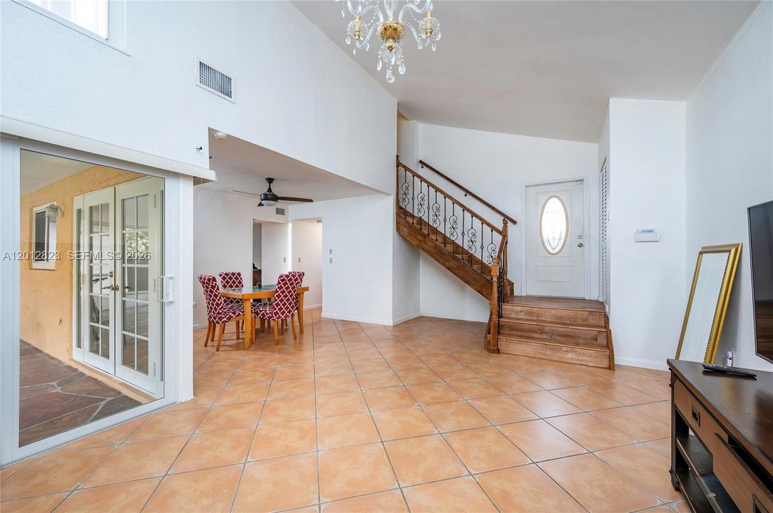 For Sale: $650,000 (4 beds, 3 baths, 1962 Square Feet)