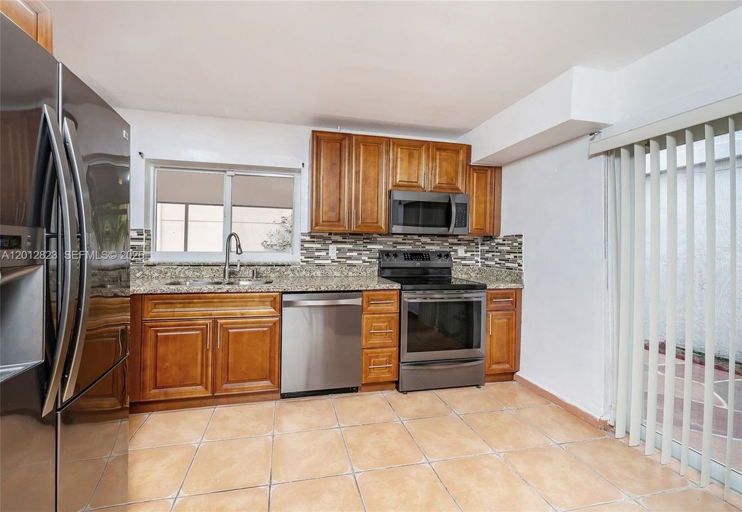 For Sale: $650,000 (4 beds, 3 baths, 1962 Square Feet)