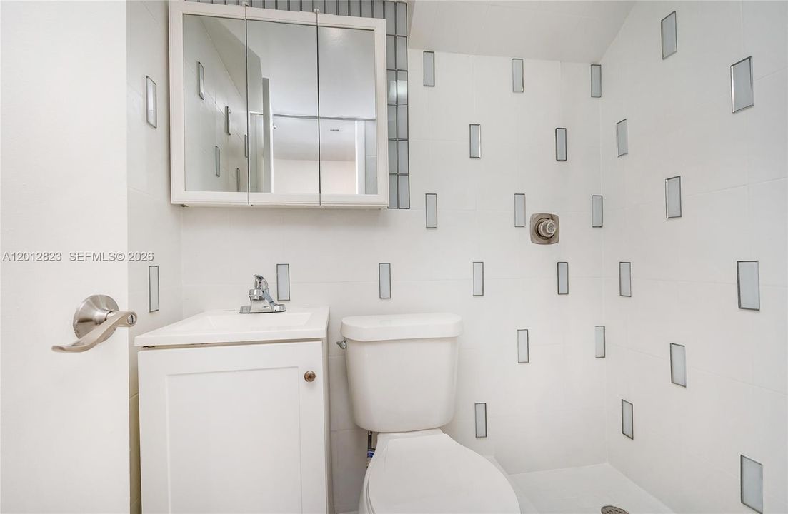 For Sale: $650,000 (4 beds, 3 baths, 1962 Square Feet)