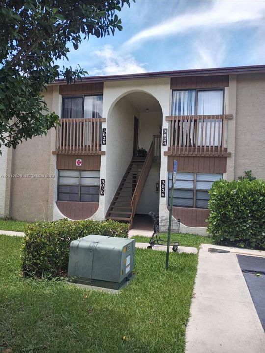 For Sale: $169,900 (2 beds, 2 baths, 800 Square Feet)