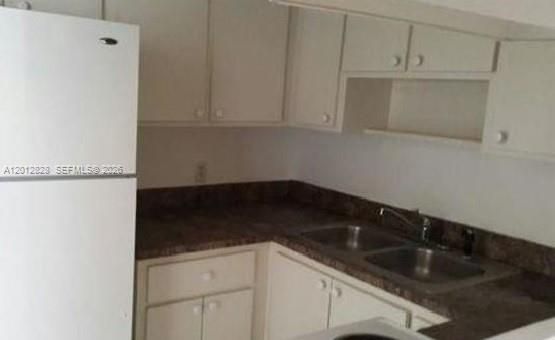 For Sale: $169,900 (2 beds, 2 baths, 800 Square Feet)