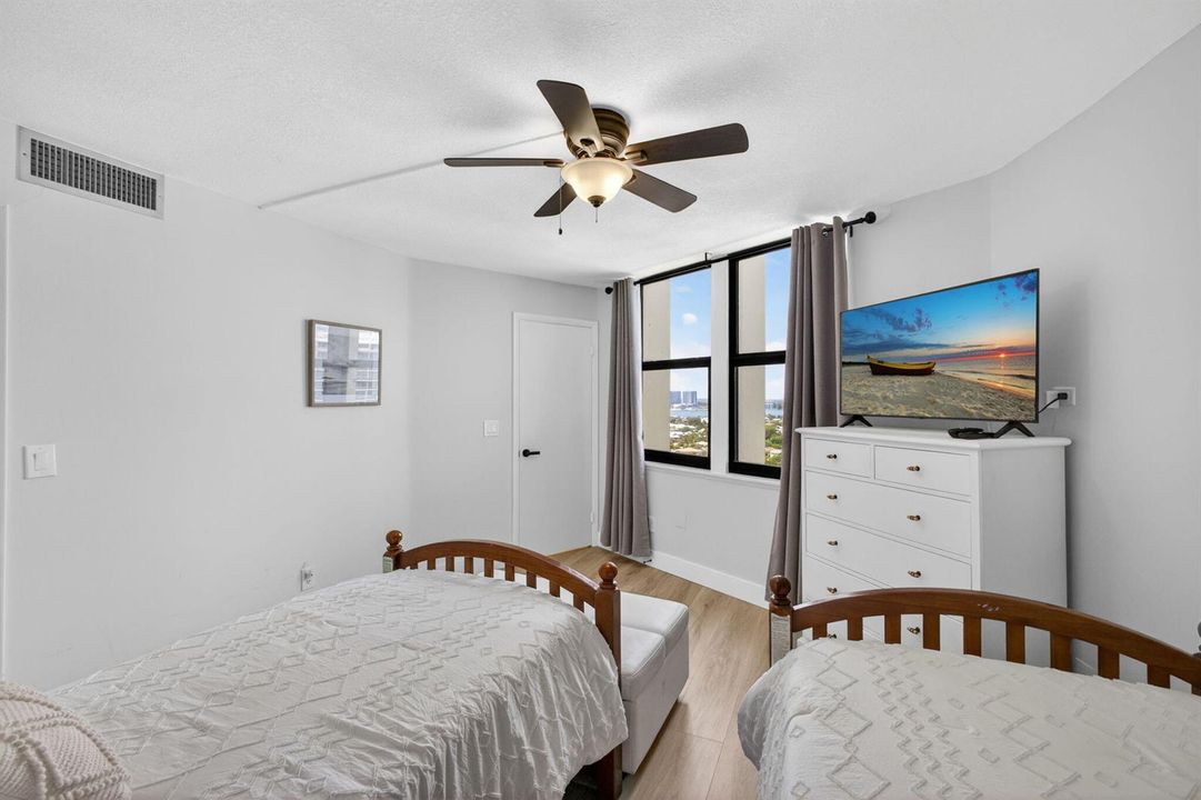 25-web-or-mls-5D1A3382