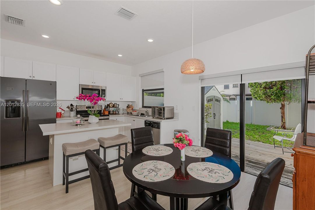 En Venta: $499,000 (3 camas, 3 baños, 1332 Pies cuadrados)