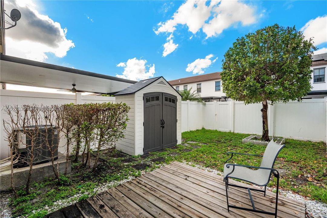 En Venta: $499,000 (3 camas, 3 baños, 1332 Pies cuadrados)