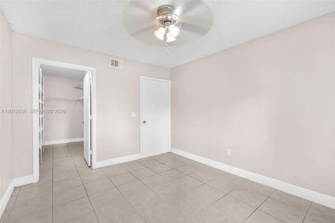 For Sale: $177,500 (1 beds, 1 baths, 659 Square Feet)
