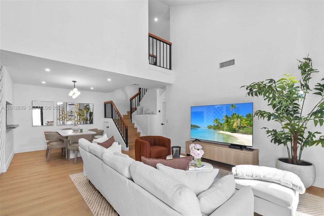 En Venta: $699,000 (3 camas, 2 baños, 1495 Pies cuadrados)