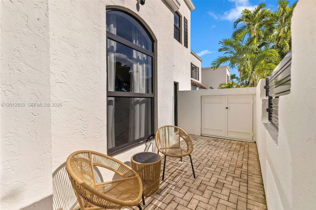 En Venta: $699,000 (3 camas, 2 baños, 1495 Pies cuadrados)
