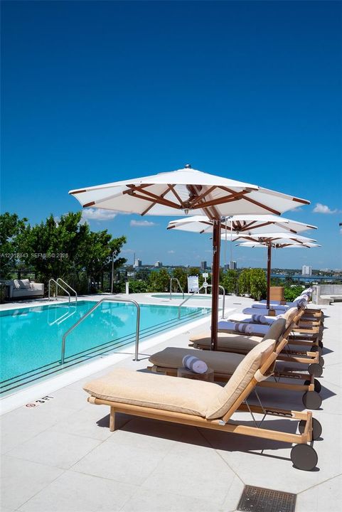 Activo con contrato: $2,995,000 (2 camas, 2 baños, 1701 Pies cuadrados)