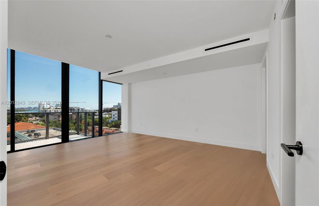 For Sale: $2,995,000 (2 beds, 2 baths, 1701 Square Feet)