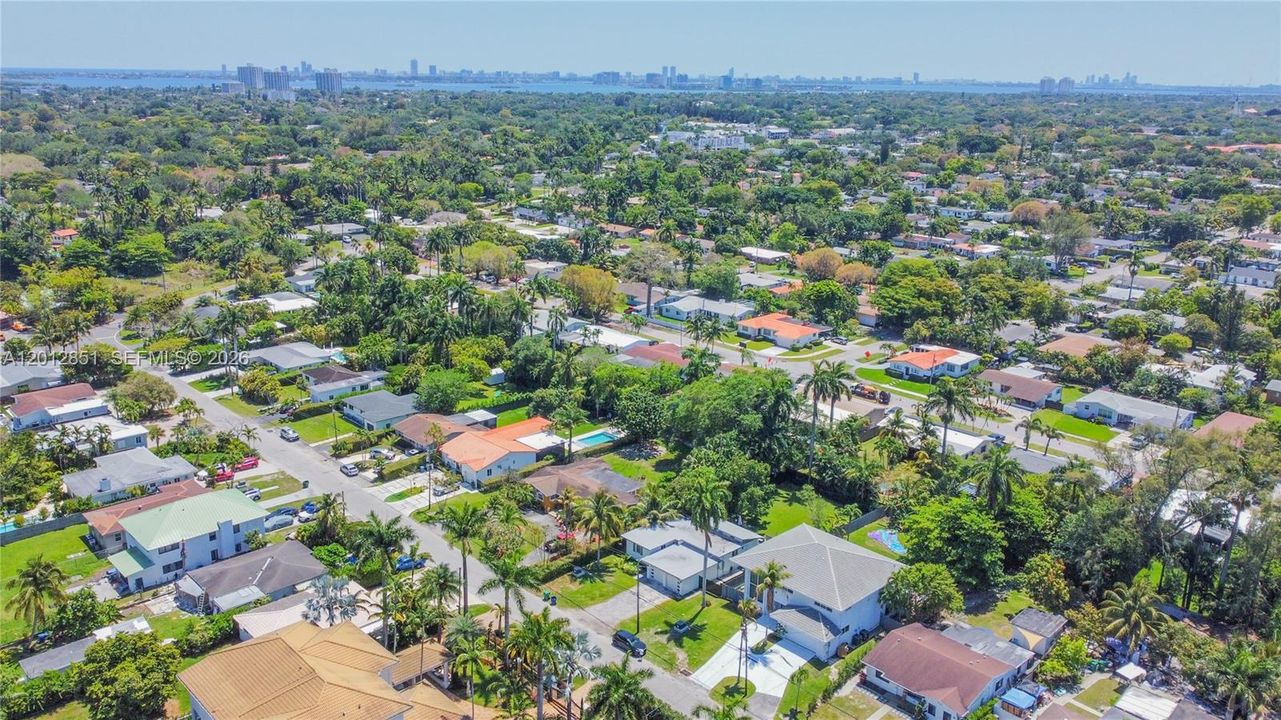 В аренду: $5,800 (3 спален, 2 ванн, 1500 Квадратных фут)