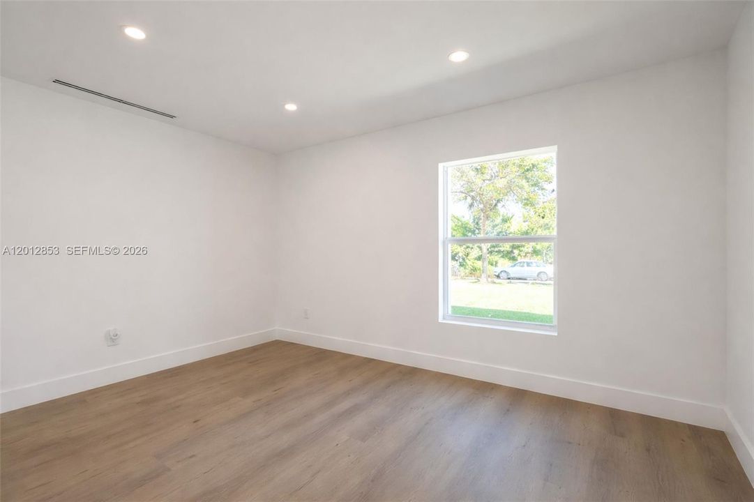 For Rent: $7,850 (3 beds, 3 baths, 1823 Square Feet)