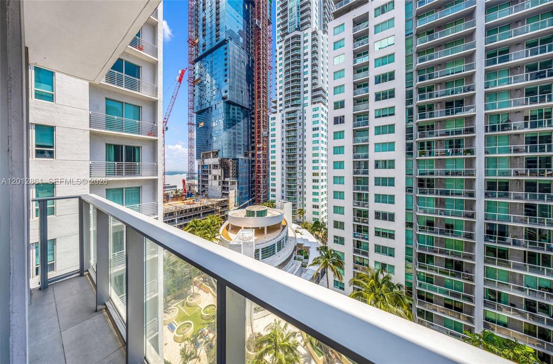 Activo con contrato: $400,000 (1 camas, 1 baños, 549 Pies cuadrados)