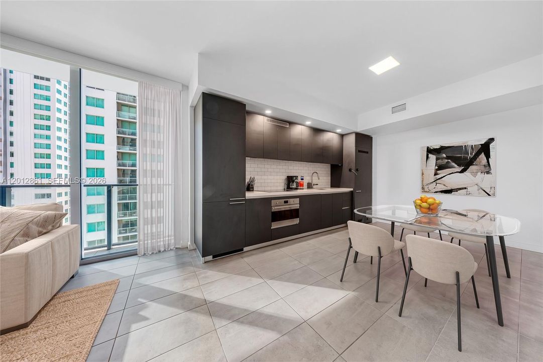 Activo con contrato: $400,000 (1 camas, 1 baños, 549 Pies cuadrados)