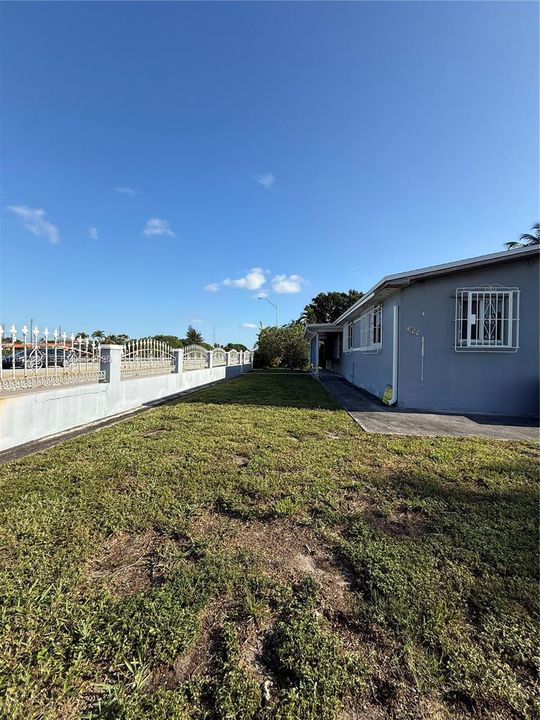For Sale: $592,000 (3 beds, 2 baths, 1000 Square Feet)