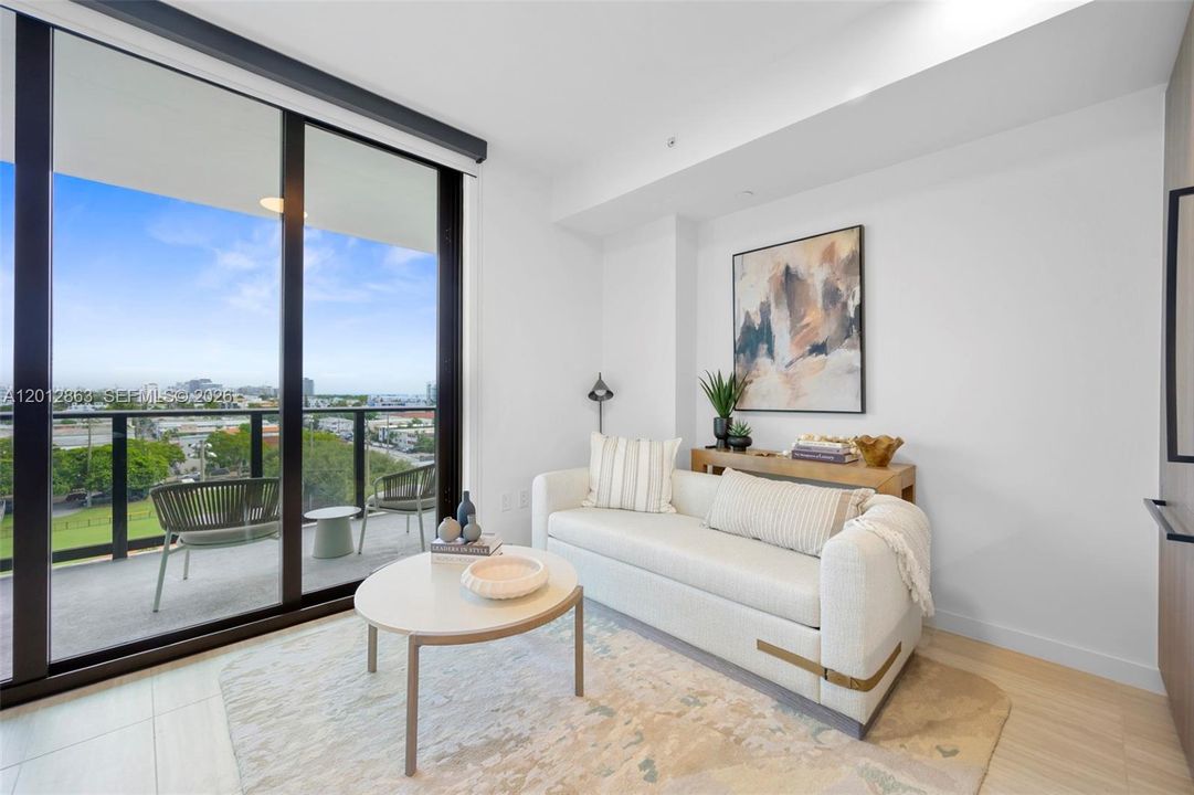 For Sale: $760,000 (1 beds, 1 baths, 411 Square Feet)