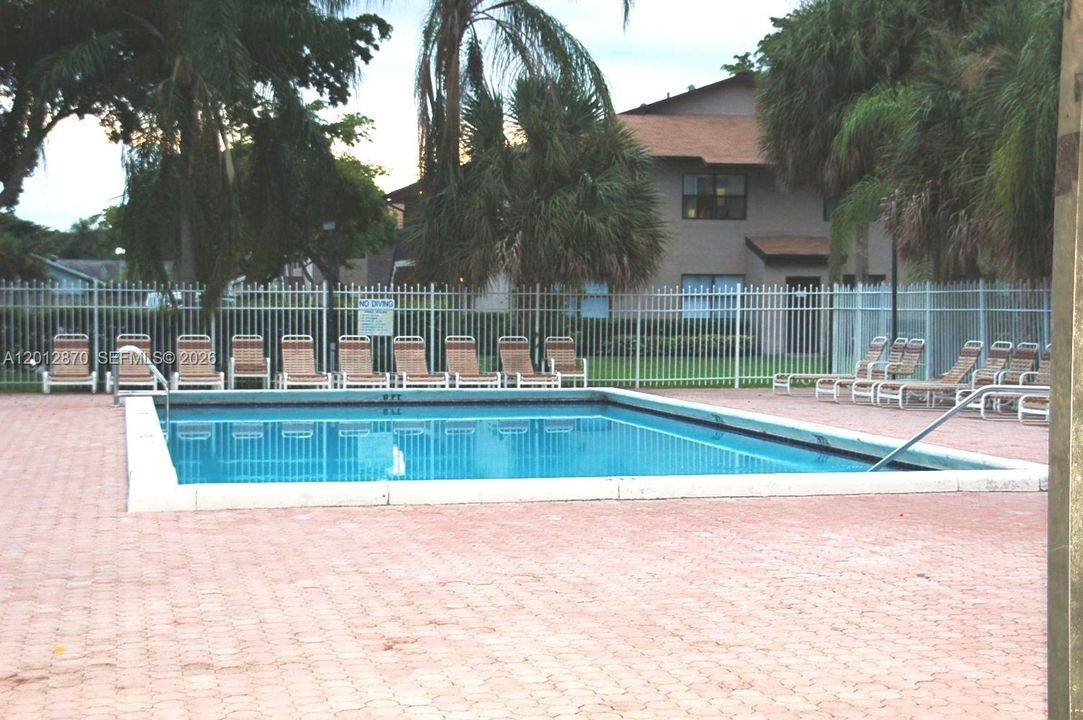 Activo con contrato: $1,700 (2 camas, 2 baños, 760 Pies cuadrados)