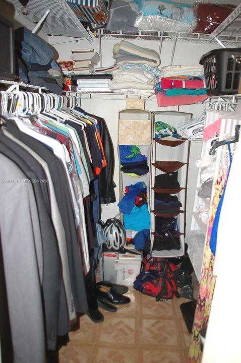 Activo con contrato: $1,700 (2 camas, 2 baños, 760 Pies cuadrados)