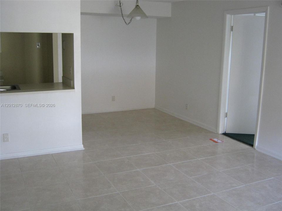 Activo con contrato: $1,700 (2 camas, 2 baños, 760 Pies cuadrados)