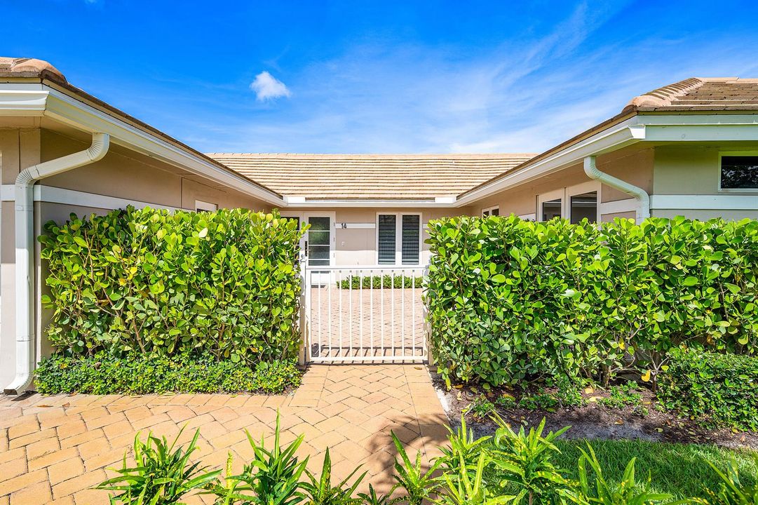 004-11609NorthLakeDrive-BoyntonBeach-FL-