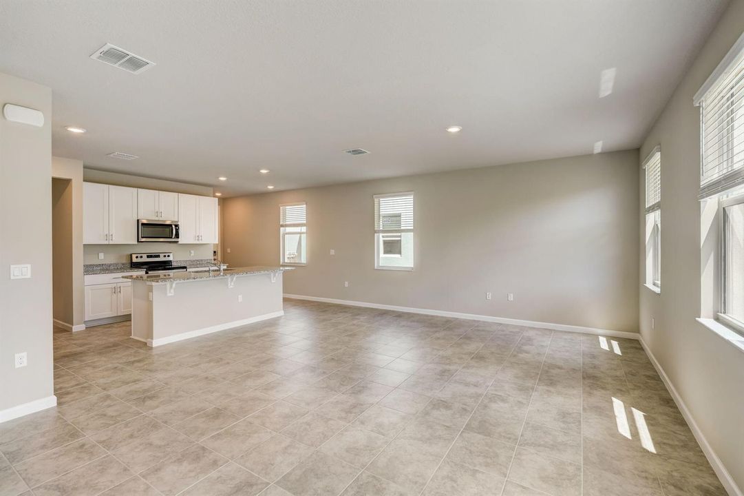kitchen:dining1.1