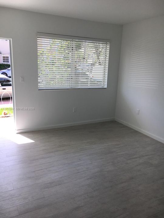 Activo con contrato: $1,800 (1 camas, 1 baños, 395 Pies cuadrados)