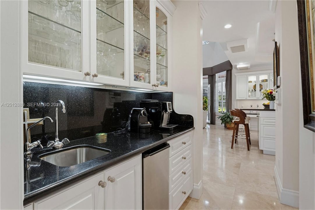 For Sale: $4,999,000 (6 beds, 5 baths, 4873 Square Feet)
