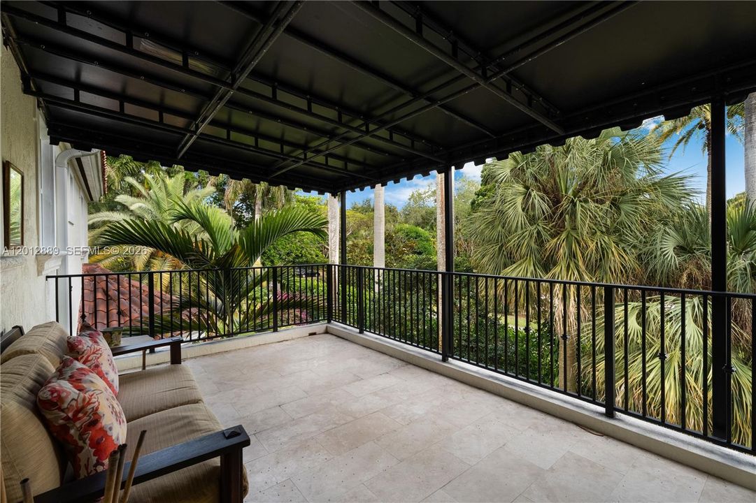 For Sale: $4,999,000 (6 beds, 5 baths, 4873 Square Feet)
