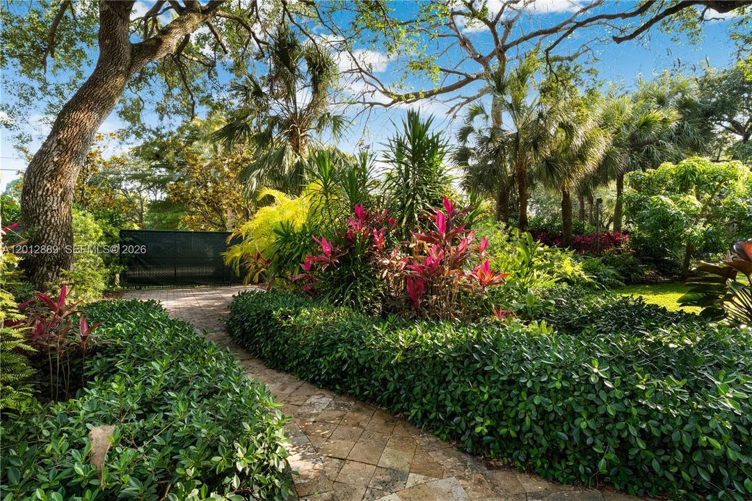 For Sale: $4,999,000 (6 beds, 5 baths, 4873 Square Feet)