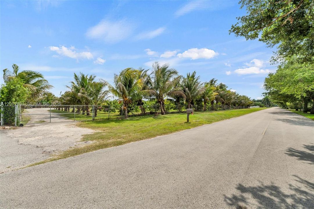 Activo con contrato: $1,800,000 (4.39 acres)