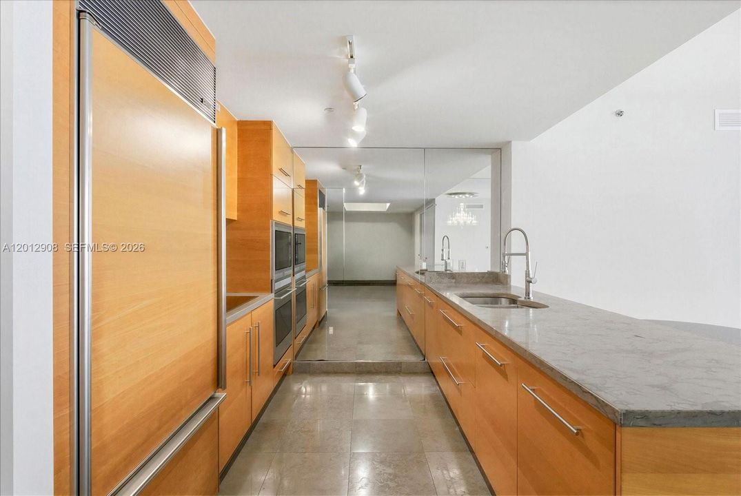 For Sale: $1,195,000 (2 beds, 2 baths, 1313 Square Feet)