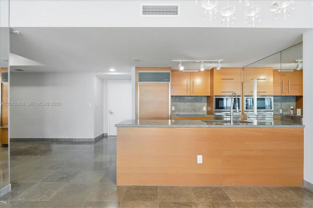 For Sale: $1,195,000 (2 beds, 2 baths, 1313 Square Feet)
