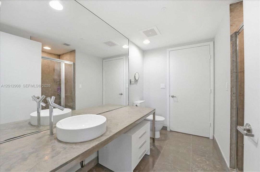 For Sale: $1,195,000 (2 beds, 2 baths, 1313 Square Feet)