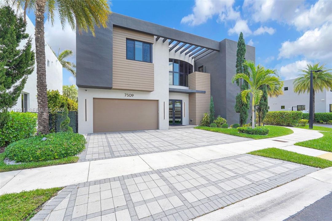 На продажу: $1,935,000 (6 спален, 7 ванн, 4119 Квадратных фут)
